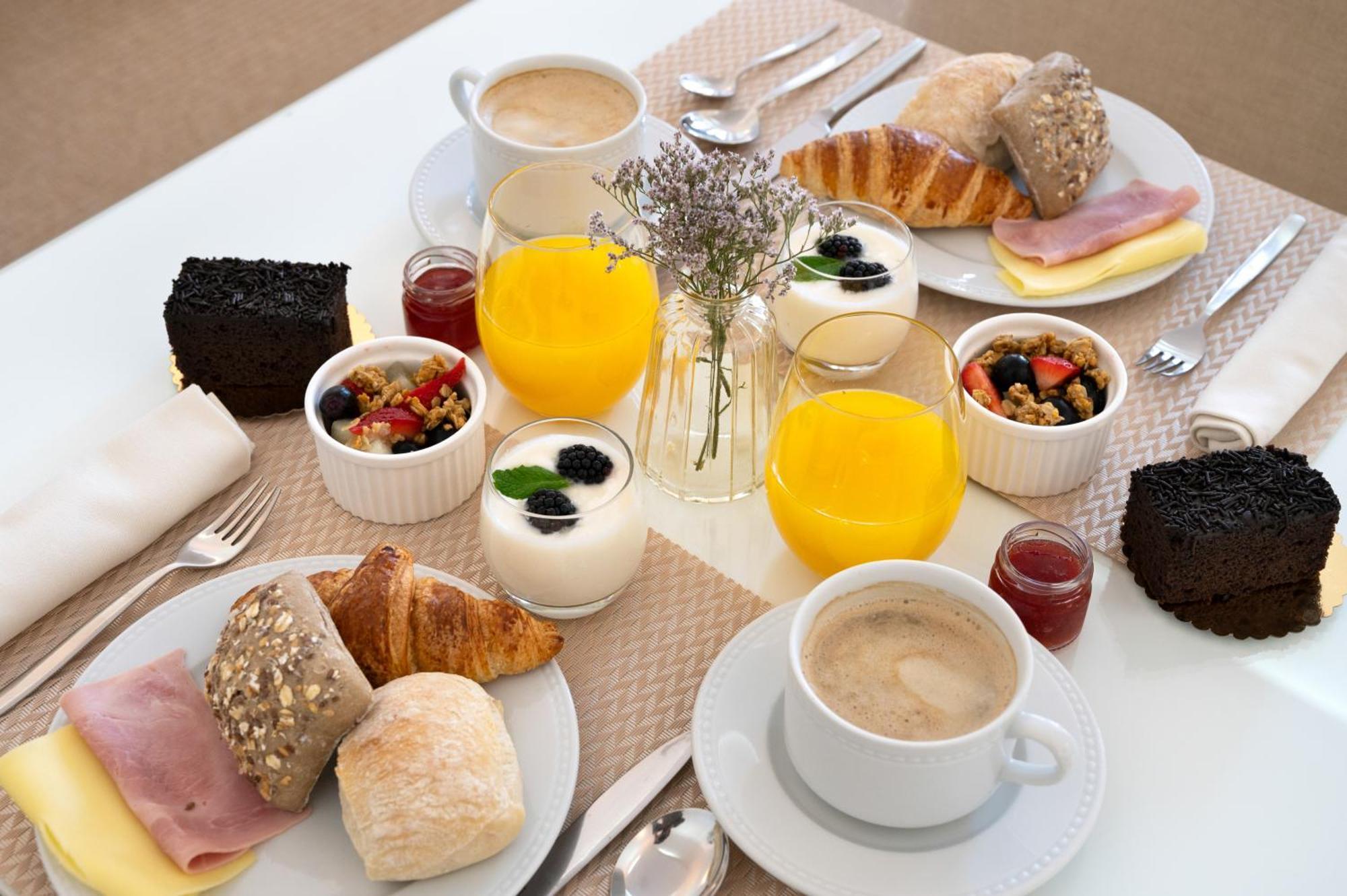 Oporto Comfort Charming Cedofeita Bed & Breakfast 2*